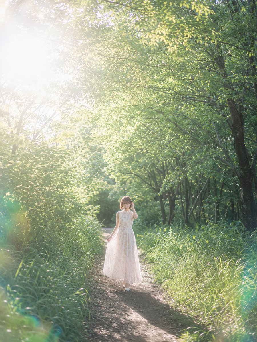 梦幻森林黄金时刻人像 / Dreamy Forest Golden Hour Portrait,人像与摄影,人像、竖版、人像与摄影,案例输出图 1