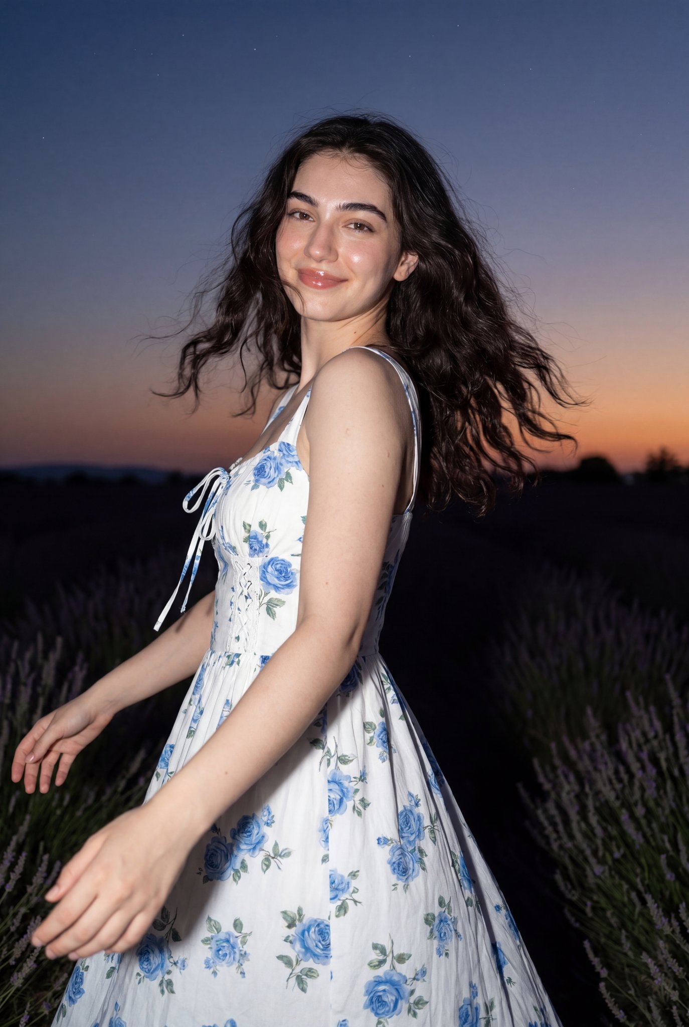蓝玫瑰碎花裙复古Y2K少女黄昏像 / Y2k Vintage Floral Sundress Dusk Portrait,人像与摄影,人像、时尚、极简,案例输出图 1