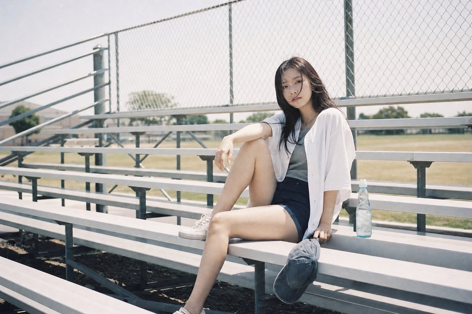 夏日午后棒球场韩系爱豆胶片感人像 / Korean Idol Baseball Bleachers Film Style,人像与摄影,35mm、人像、时尚,案例输出图 1