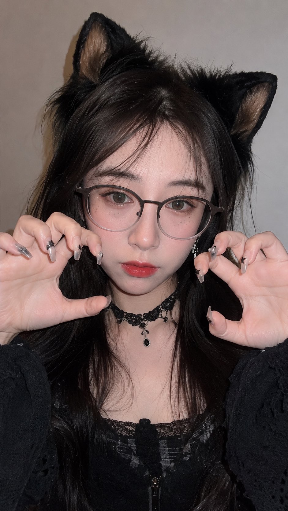 哥特猫系狐系少女写实人像提示词 / Gothic Cat Fox Girl Realistic Portrait Prompt，角色设计，人像、时尚、角色，案例输出图 2