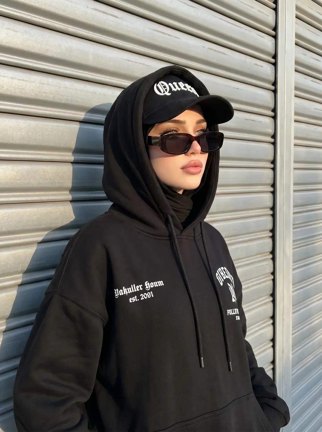 酷飒街头风穆斯林女性人像 / Street Style Hijabi Woman Portrait Queen，角色设计，人像、时尚、角色，案例输出图 2