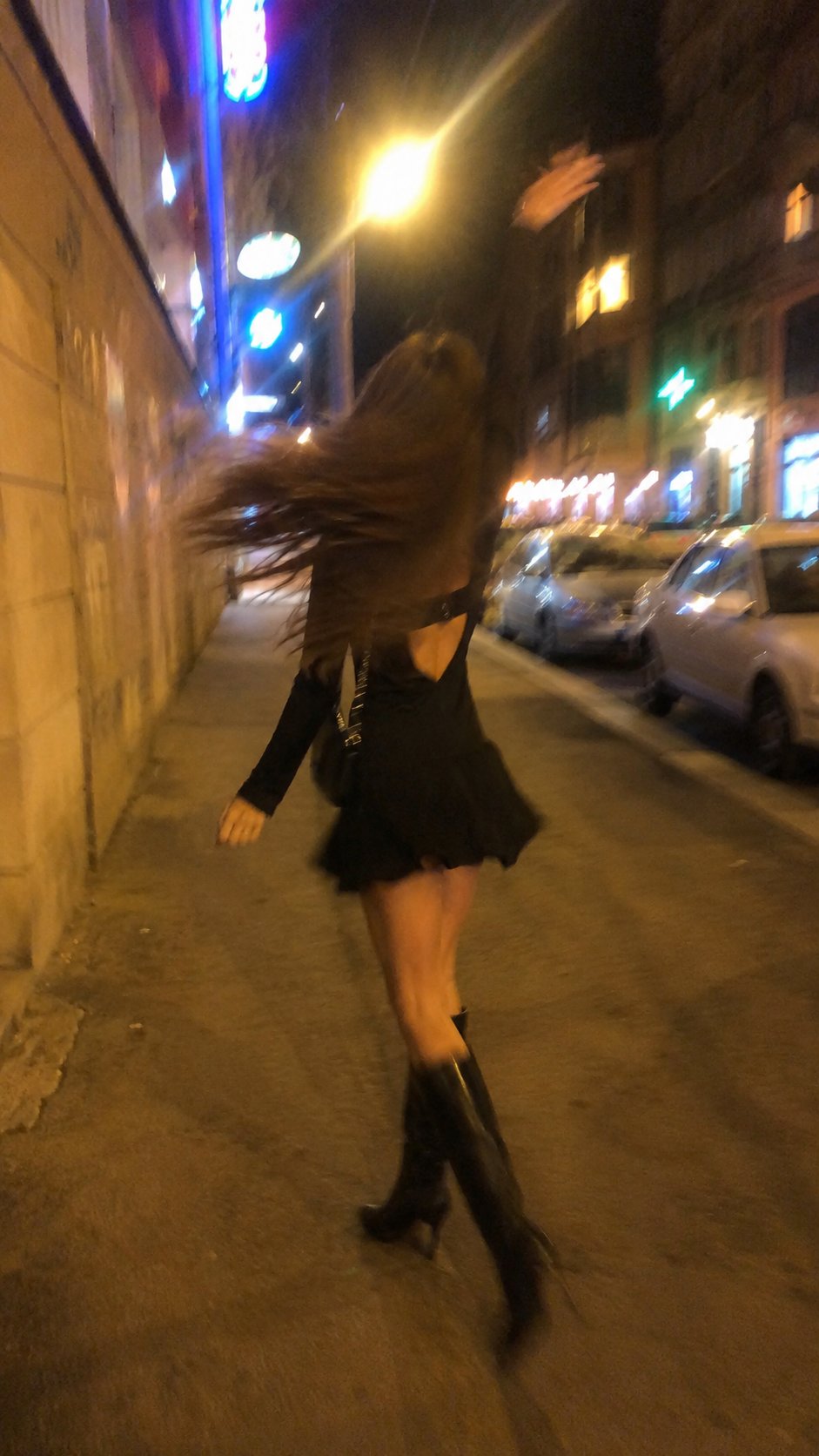 街头夜生活动态模糊美女摄影 / Urban Night Motion Blur Smartphone Photo,人像与摄影,霓虹、人像、时尚,案例输出图 1