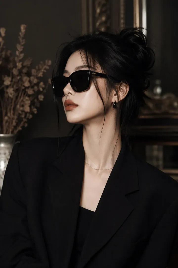 奢华暗黑时尚美学女性特写肖像 / Luxury Dark Editorial Fashion Female Portrait，人像与摄影，人像、电影感、时尚，案例输出图 1