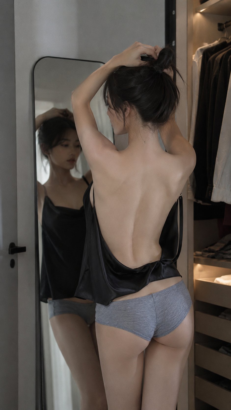 写实纯欲风格女性衣帽间背影生活照 / Realistic Sensual Lifestyle Portrait Dressing Room Woman，角色设计，35mm、人像、电影感，案例输出图 2