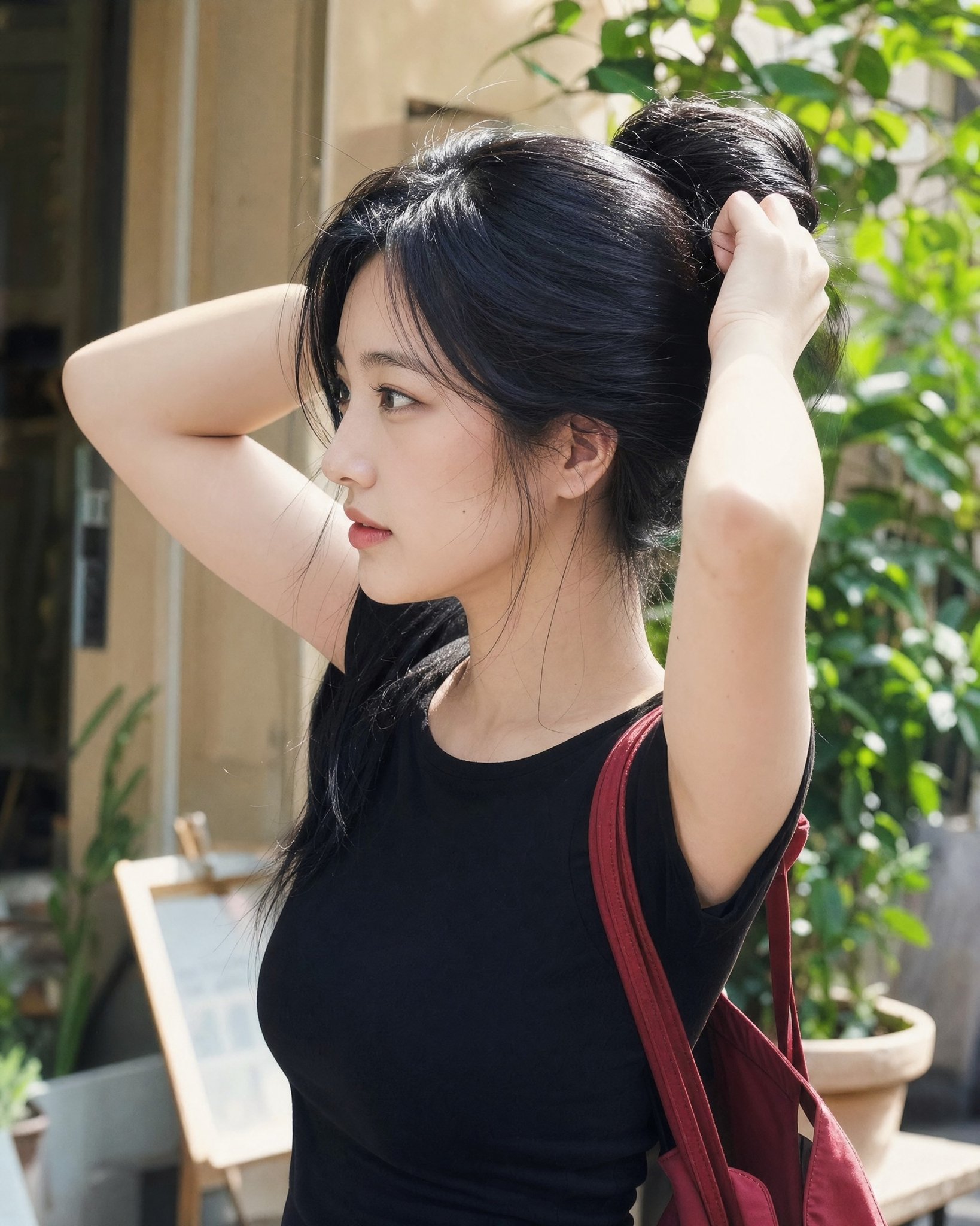 户外系发髻的东亚女子人像摄影 / Young East Asian Woman Tying Hair Bun Outdoor Portrait，人像与摄影，人像、人像与摄影，案例输出图 2