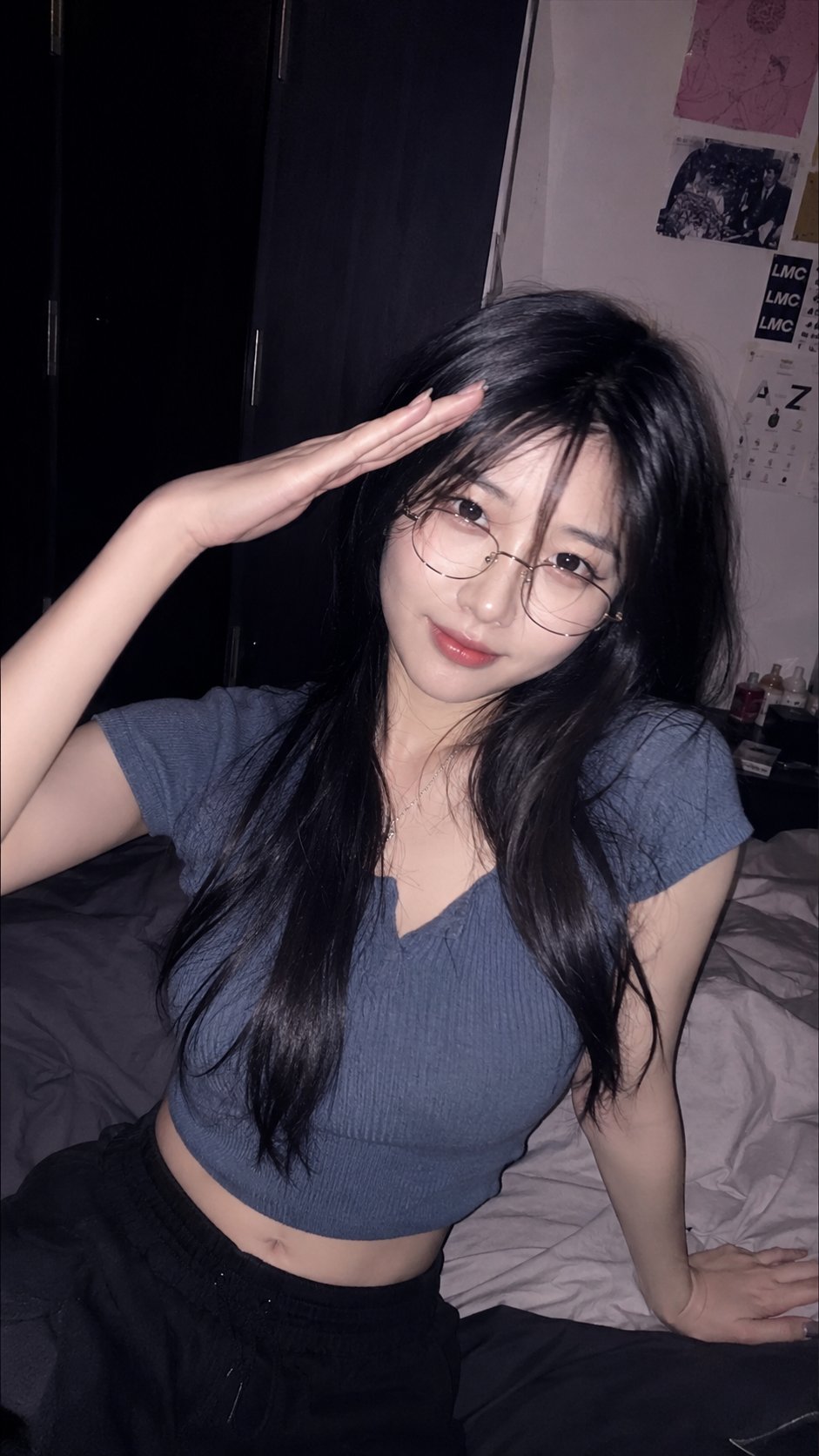卧室私密感韩国偶像男友视角写真 / Korean Idol Boyfriend Pov Bedroom Portrait,人像与摄影,35mm、人像、电影感,案例输出图 1