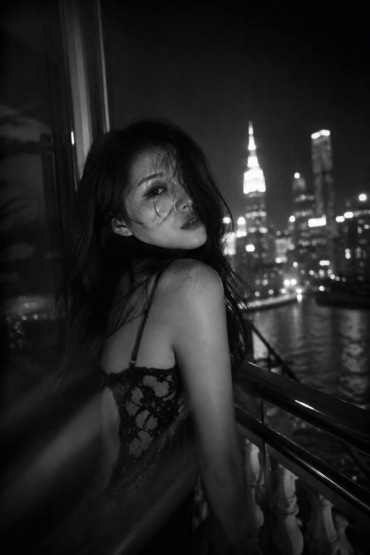 永恒黑白电影感光影人像 / Timeless Black And White Cinematic Portrait，角色设计，35mm、人像、电影感，案例输出图 2